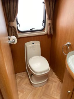 2007 Lunar Roadstar full